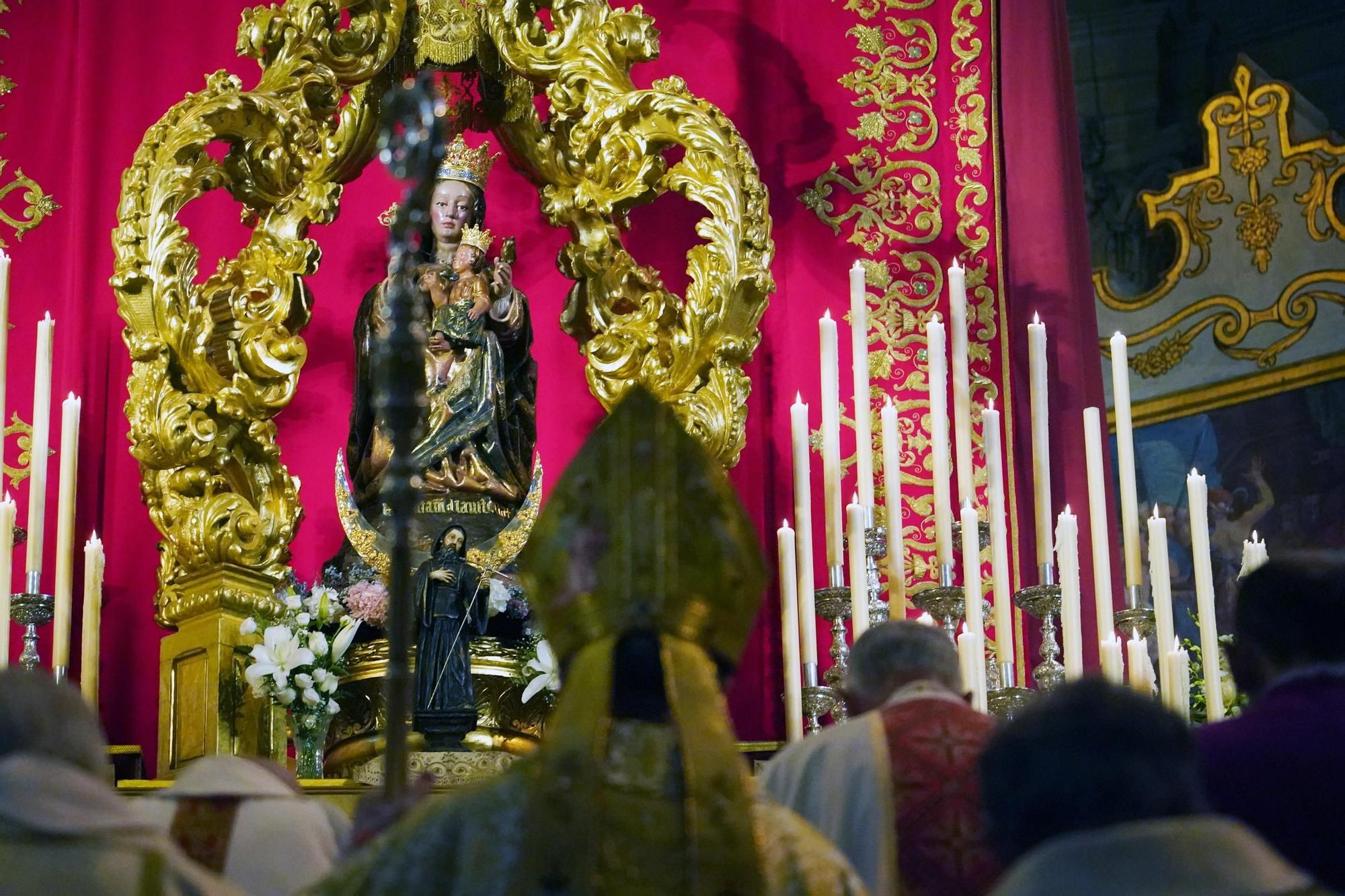 La Catedral acoge la Misa Estacional de Santa María de la Victoria