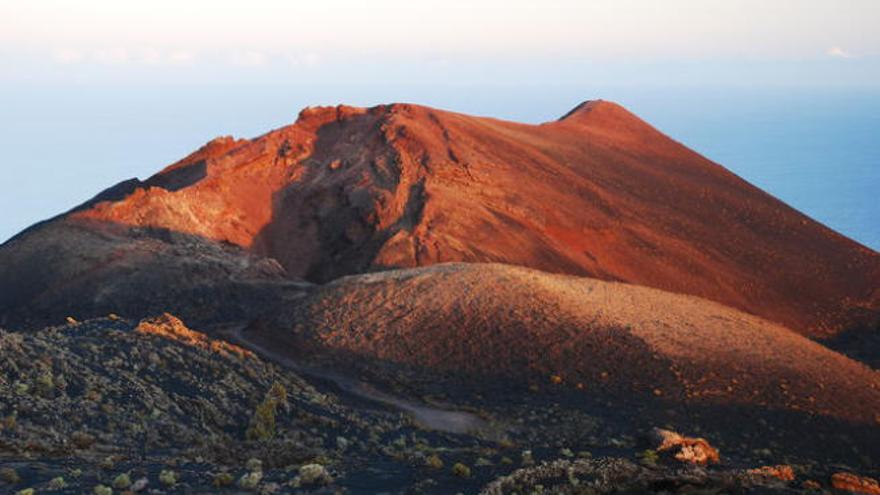 Panorámica del volcán Teneguía (La Palma).