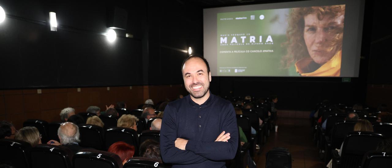 Álvaro Gago, ayer, en la sala viguesa donde se proyectó “Matria”.