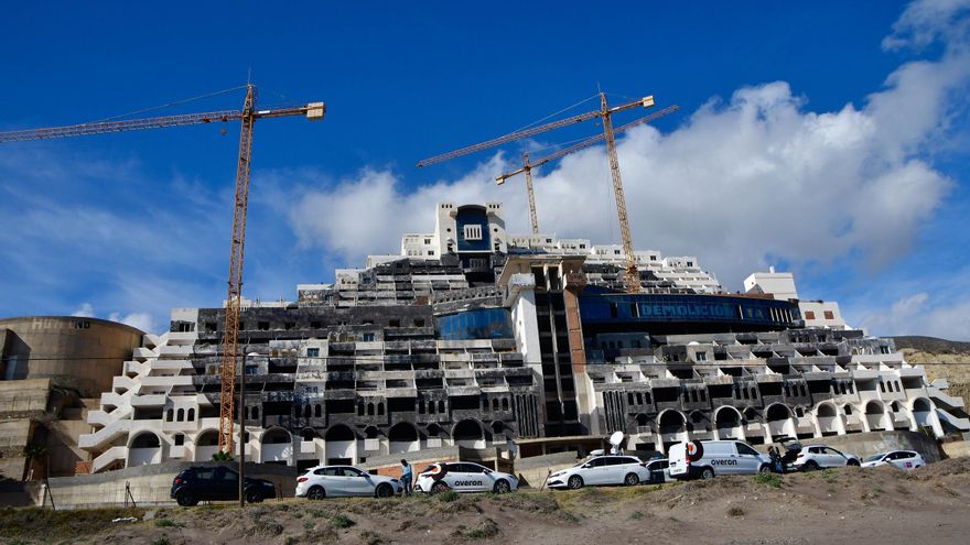 Carboneras (Almería) inicia la revisión de la licencia de obras de El Algarrobico, “un sueño convertido en pesadilla”