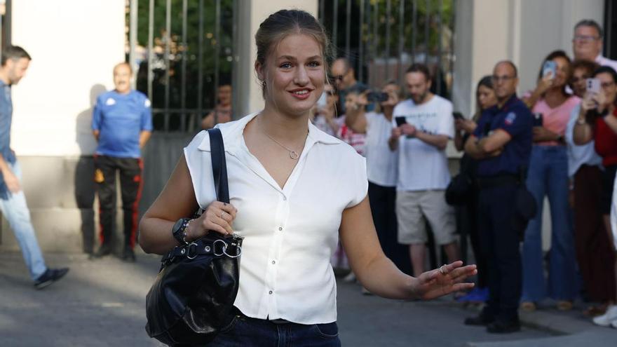 Así es MAS1, la firma española detrás del bolso negro con tachuelas que ha llevado Leonor en su primer día de universidad