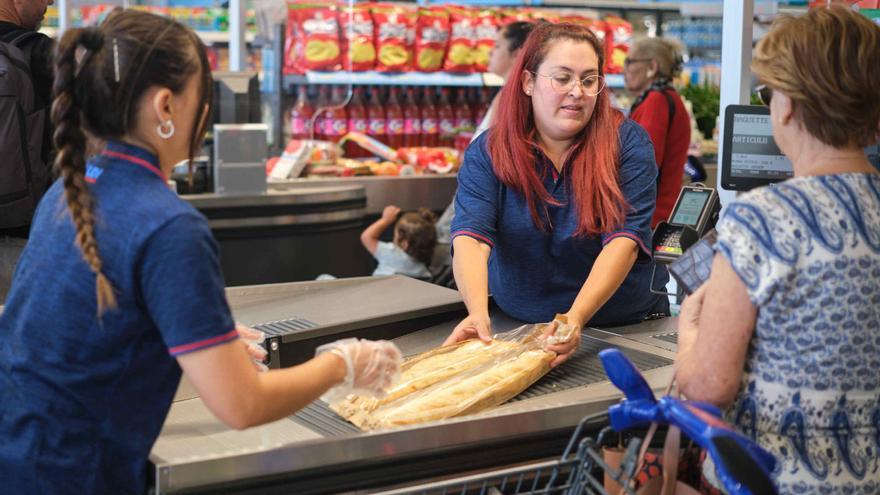 Los huevos, el chocolate y la fruta fresca vuelven a encarecer  la compra