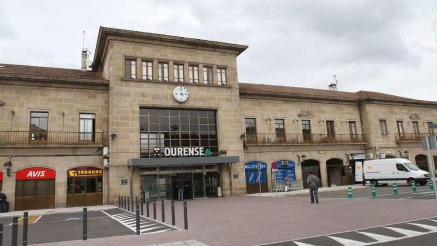 La actual estación Empalme, en A Ponte, que se convertirá en la futura intermodal de la alta velocidad. // Iñaki Osorio