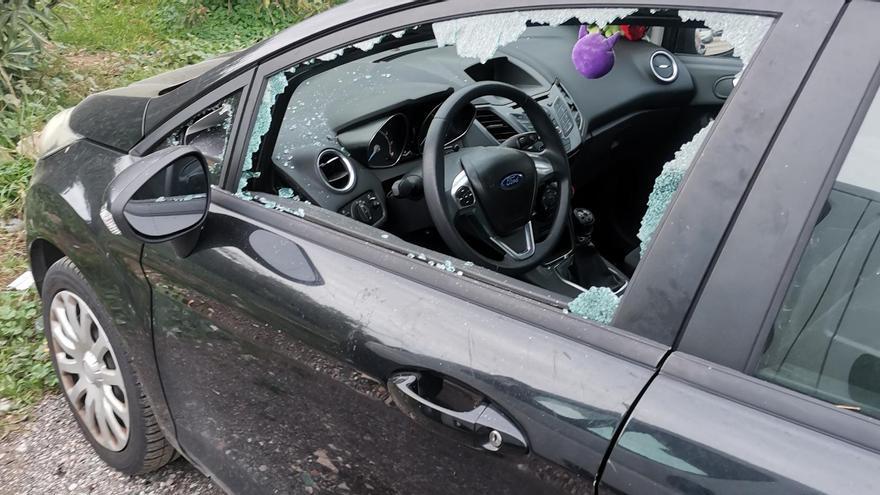 Sorprendido un ladrón tras romper los cristales de 14 coches en Palma para robar en el interior