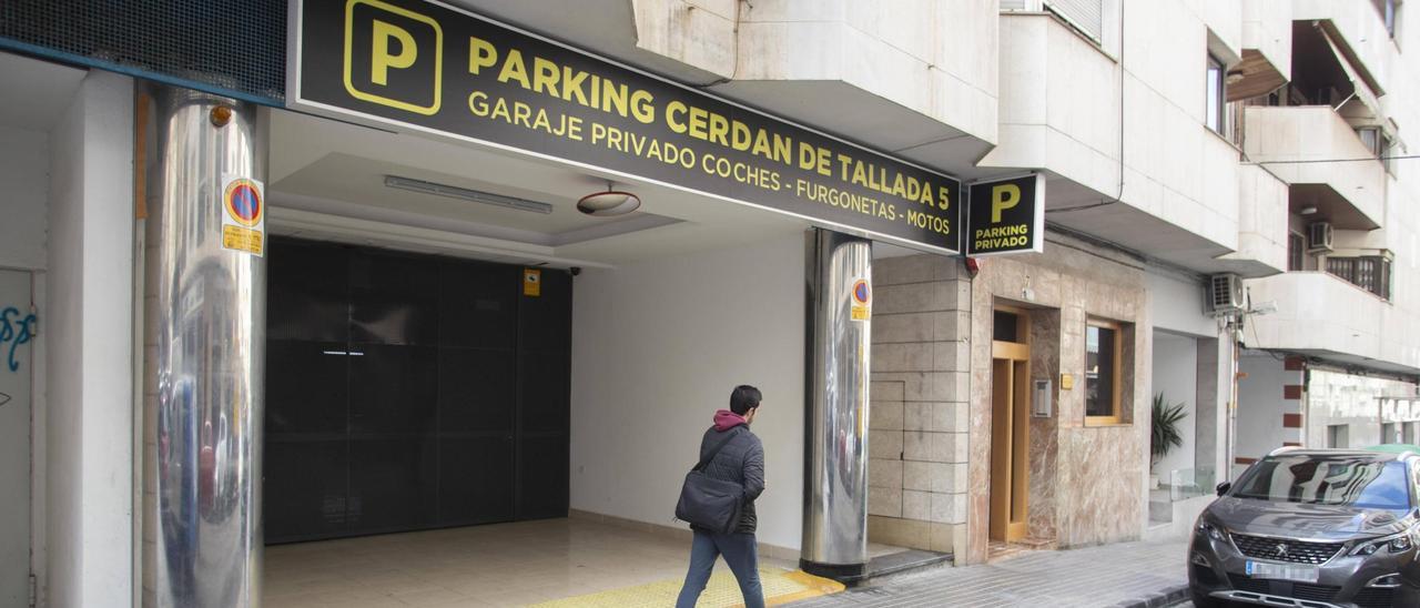 Parking privado recientemente abierto en la calle Cerdán de Tallada de Xàtiva.
