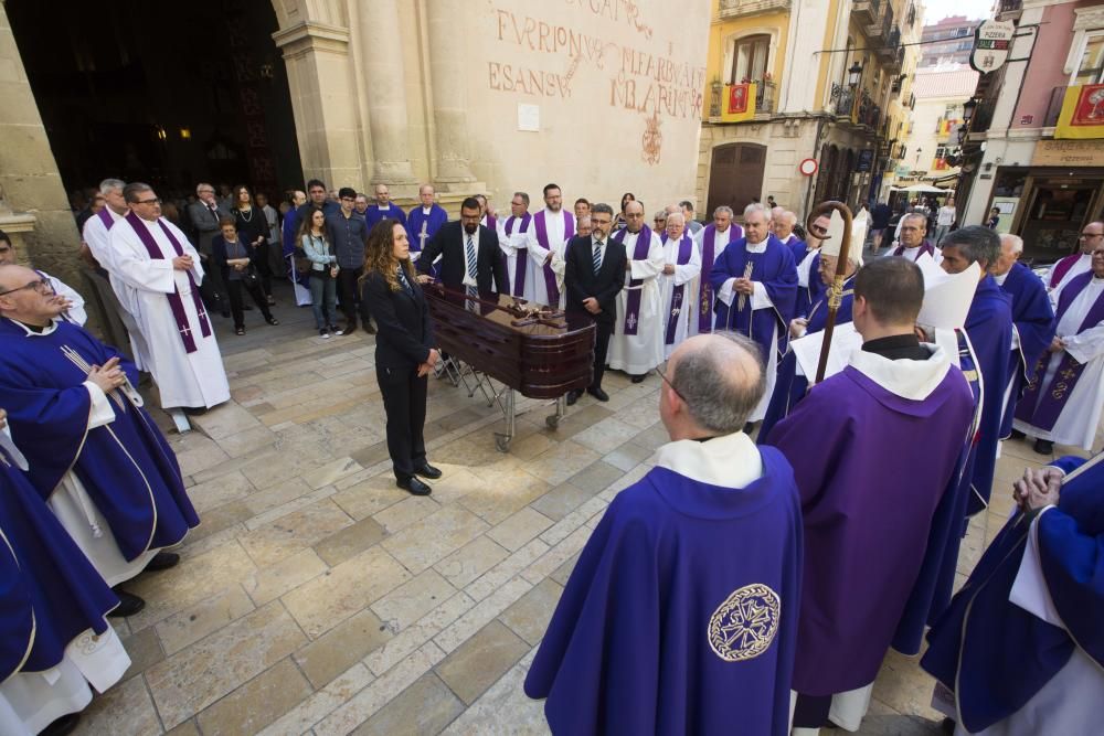 Adiós a Antonio Vivo entre aplausos