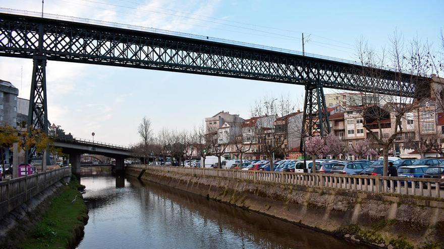 El conocido como &quot;viaducto de Pontevedra&quot;, ya despojado de los andamios  // FdV