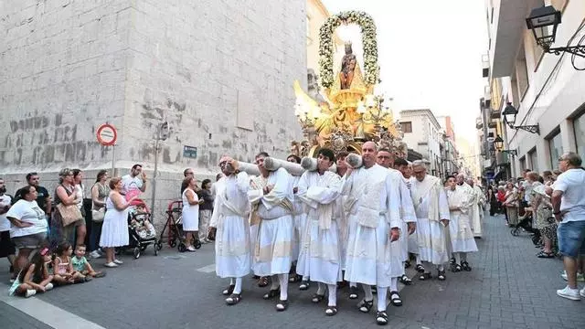 Vídeo: Missa i processó en honor a la Mare de Déu de Gràcia en Vila-real