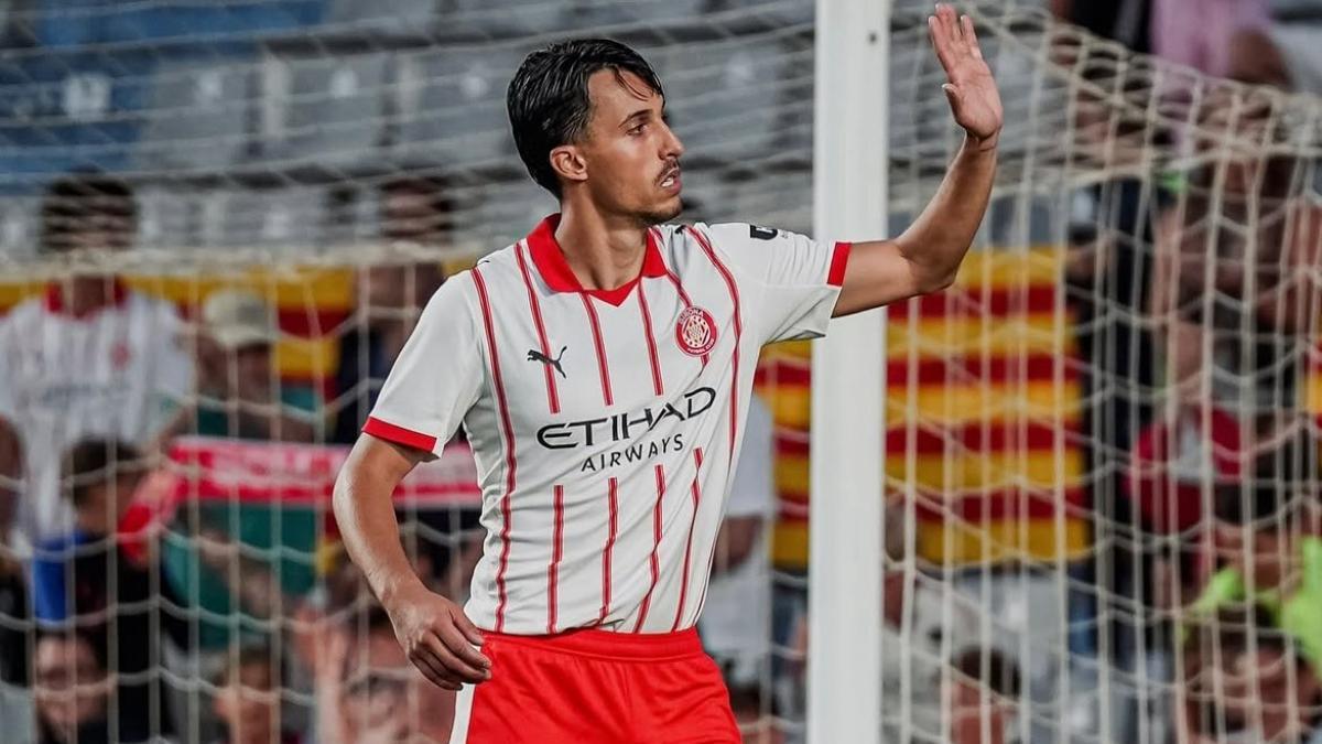 Miovski fue titular ante el Rayo, pero el fue el sacrificano tras la expulsión de Gazzaniga