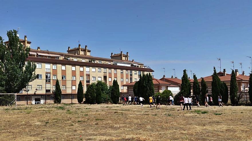 Los alumnos el instituto Pardo Tavera, contra la “Basuraleza”