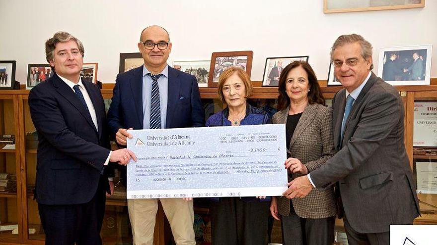 Cheque solidario de 3.000 euros a la Sociedad de Conciertos