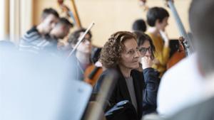 Marta Angelat, entre los jóvenes músicos de la Esmuc.