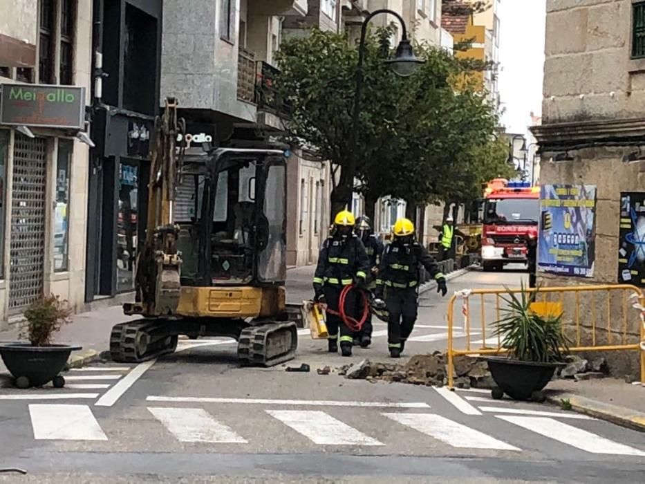 Un escape de gas obliga a acordonar el centro de Cangas