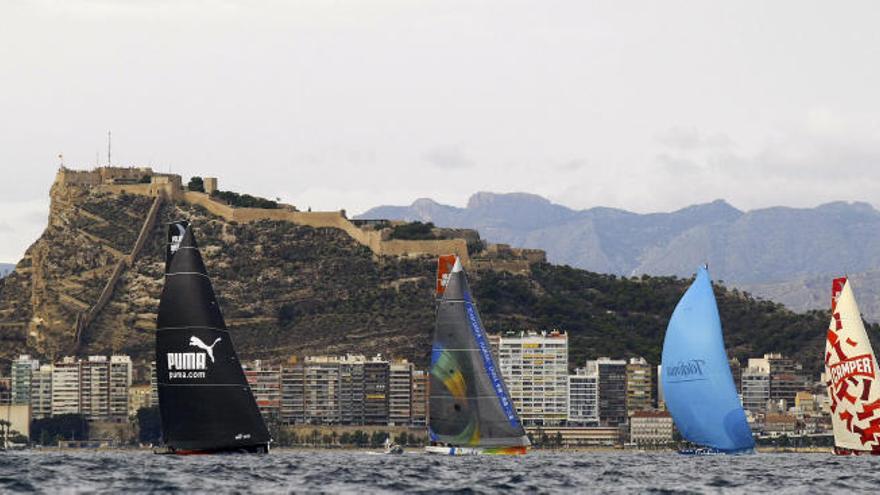 Regata costera de la Vuelta al Mundo por etapas en Alicante