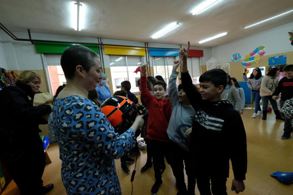 Visualización trabajos mujeres en el colegio La Foz de Morcín