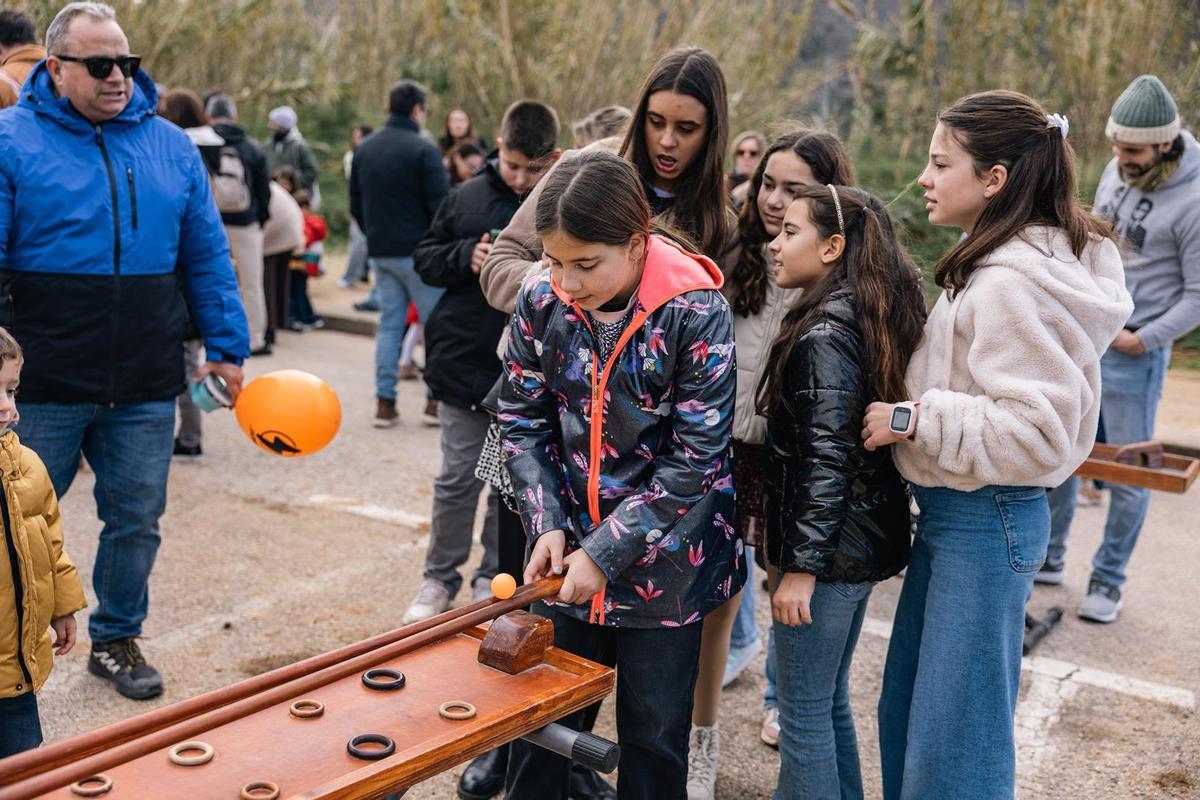 La Fúmiga ompli de famílies el Festivernet de Tavernes de la Valldigna La Fúmiga ompli de famílies el Festivernet de Tavernes de la Valldigna