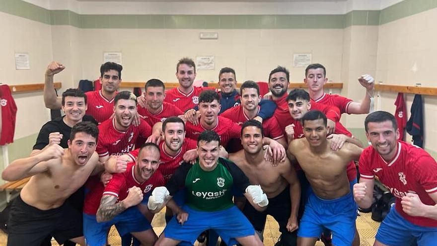 El fútbol devuelve la sonrisa al Algemesí en una jornada con polémica en Preferente