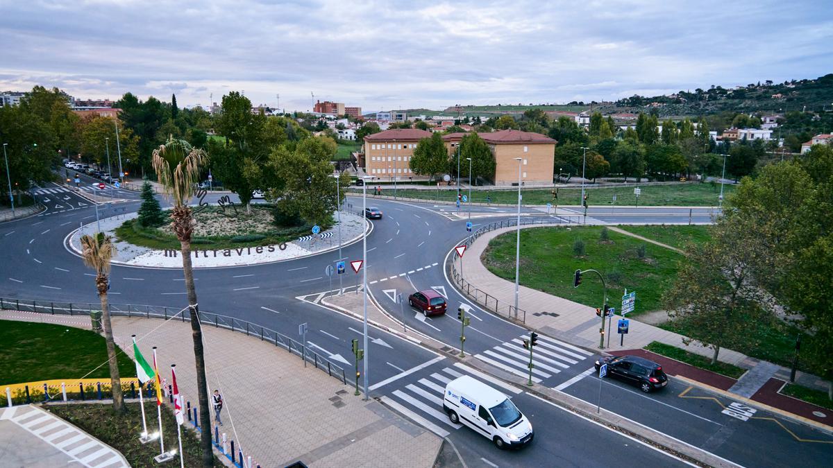 El ayuntamiento ya baraja algunas parcelas en la zona de Maltrravieso para el nuevo estacionamiento.