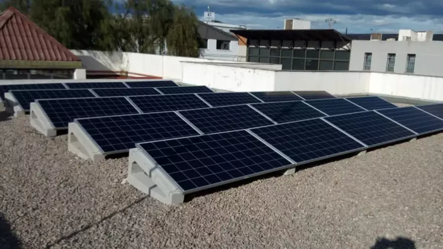 El Ayuntamiento de Catarroja ha encargado un estudio para la instalación de placas fotovoltaicas.