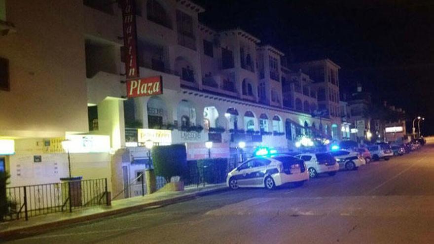 Un hombre muere degollado en una pelea nocturna en un pub de Orihuela Costa