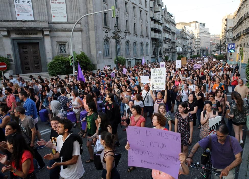 Vigo protesta contra la libertad de 'La Manada'