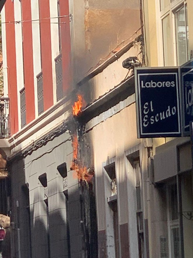 Incendio en el centro de Santa Cruz