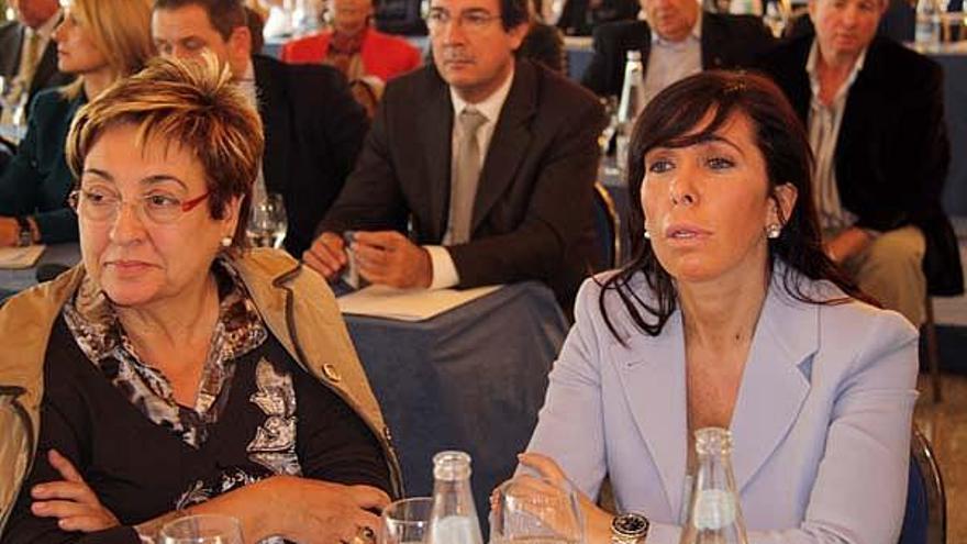 Sánchez Camacho, amb la portaveu del PP al Parlament, Dolors Montserrat, ahir a Roses.