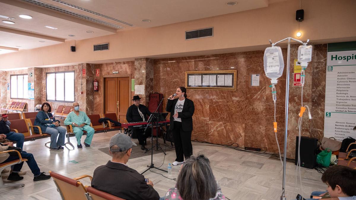 Concierto en el hospital Universitario de Badajoz para celebrar el Día de la Salud