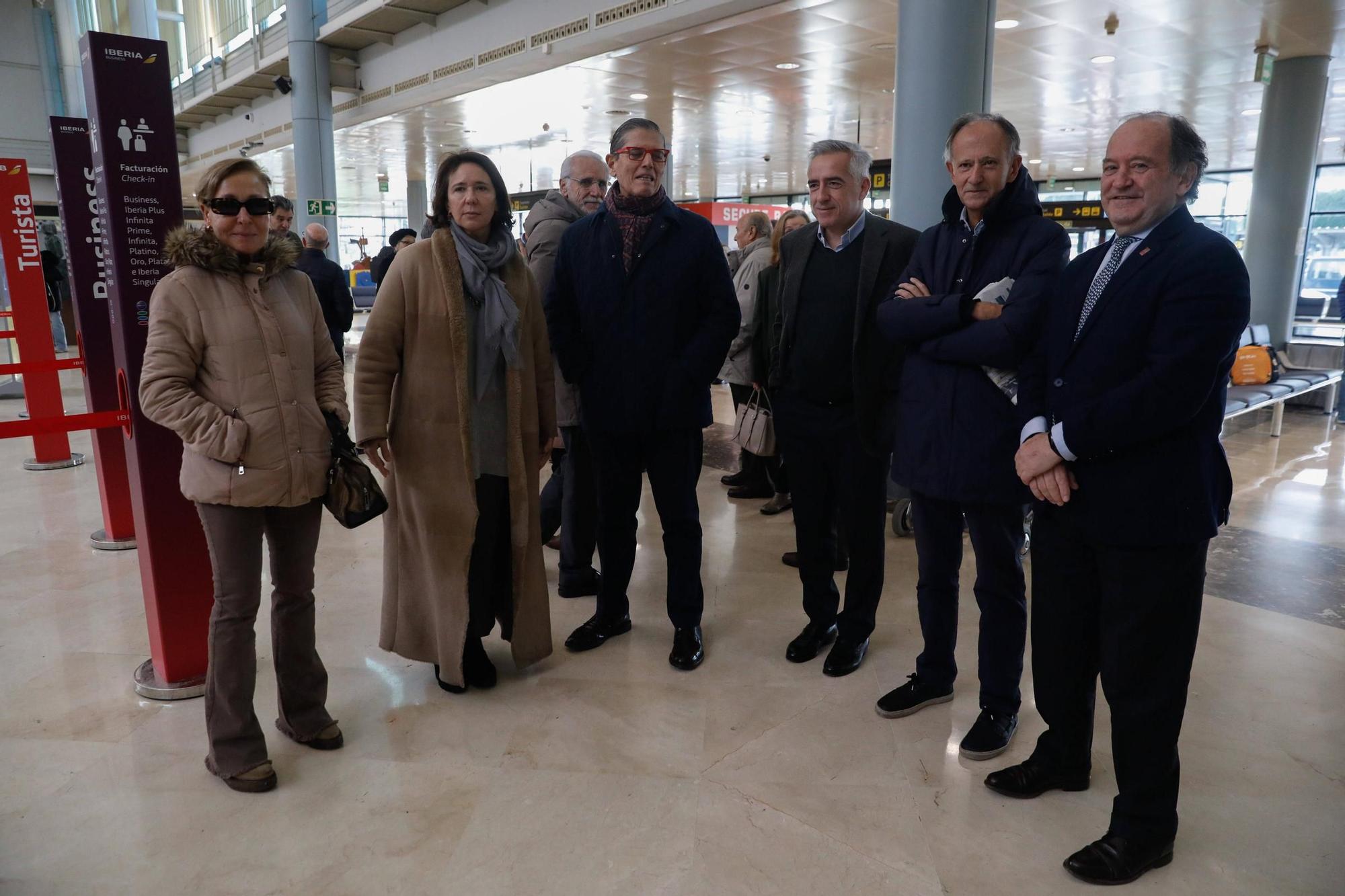 EN IMÁGENES: Así ha sido el homenaje a Angelín el de Iberia en el Aeropuerto de Asturias