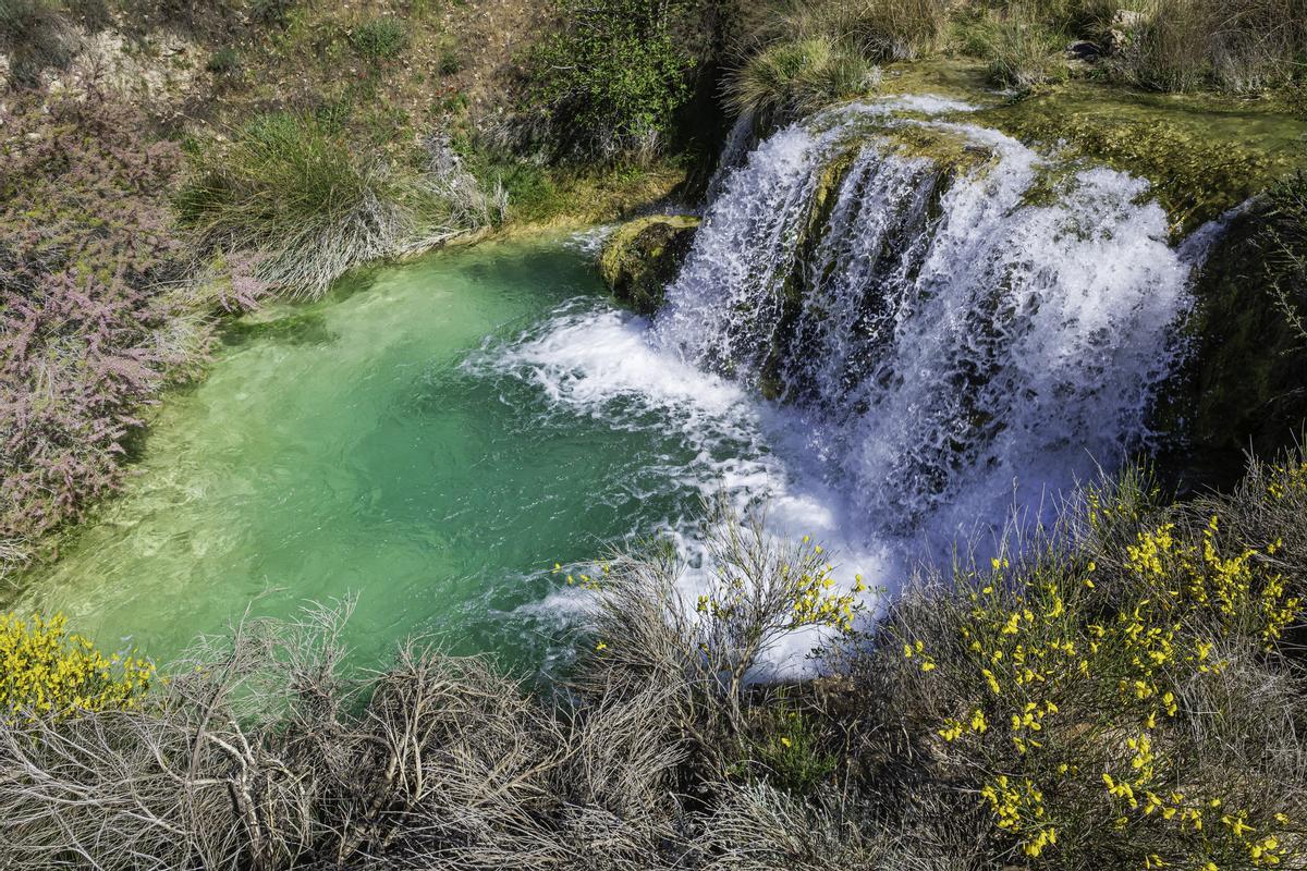 Una de las cascadas que unen las Lagunas de Ruidera