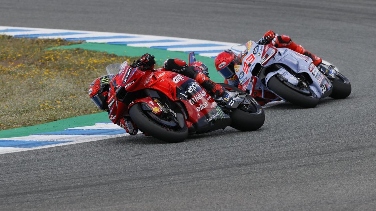 Francesco Bagnaia y Marc Márquez, durante la disputa del Gran Premio de España.