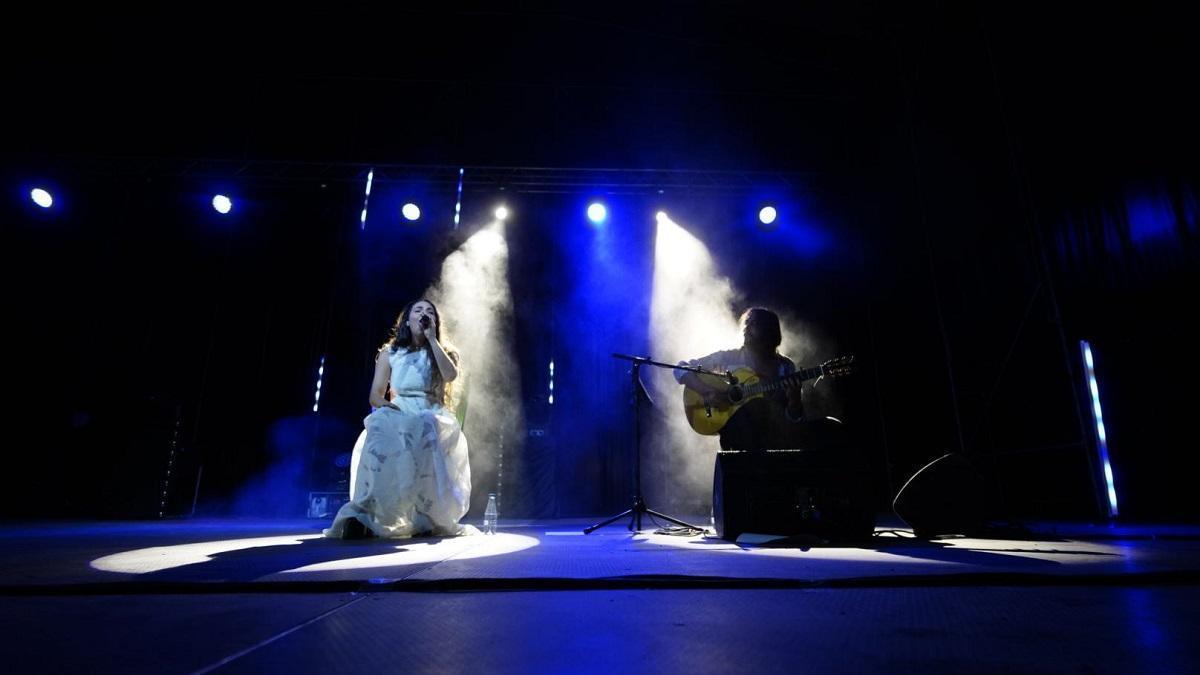 María José Llergo durante su actuación en el Festival Slow Music Pozoblanco.