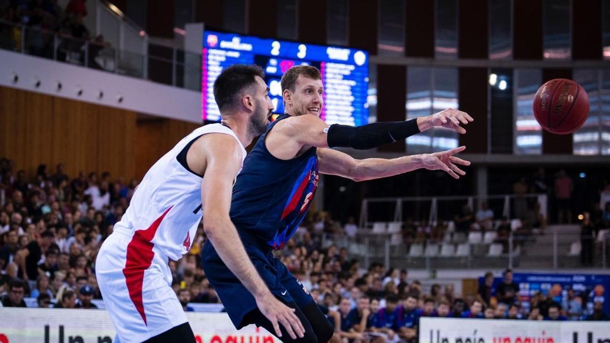 Jan Vesely jugó su primer partido oficial con el Barça