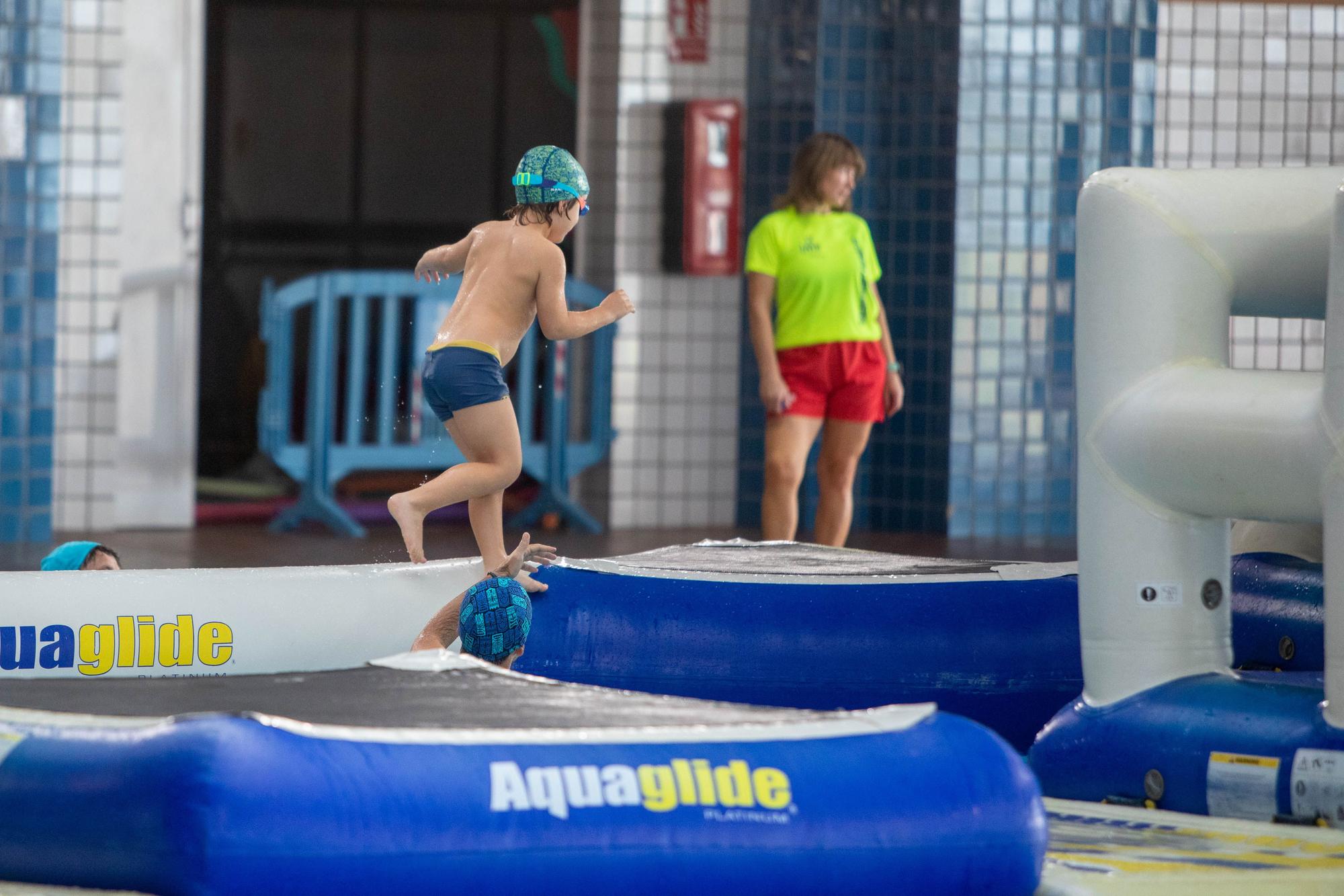 Fiesta Acuática en el Polideportivo Germans Escalas de Palma