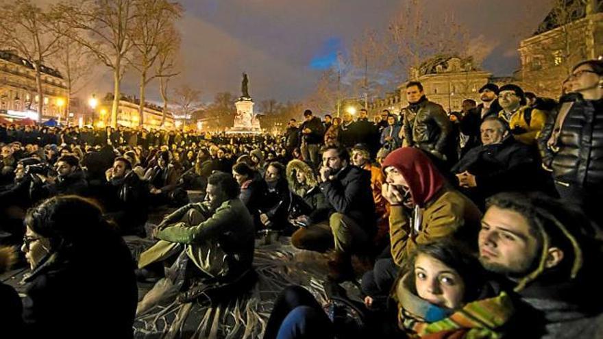 Participants de la Nuit Debout a l&#039;assemblea general de dissabte