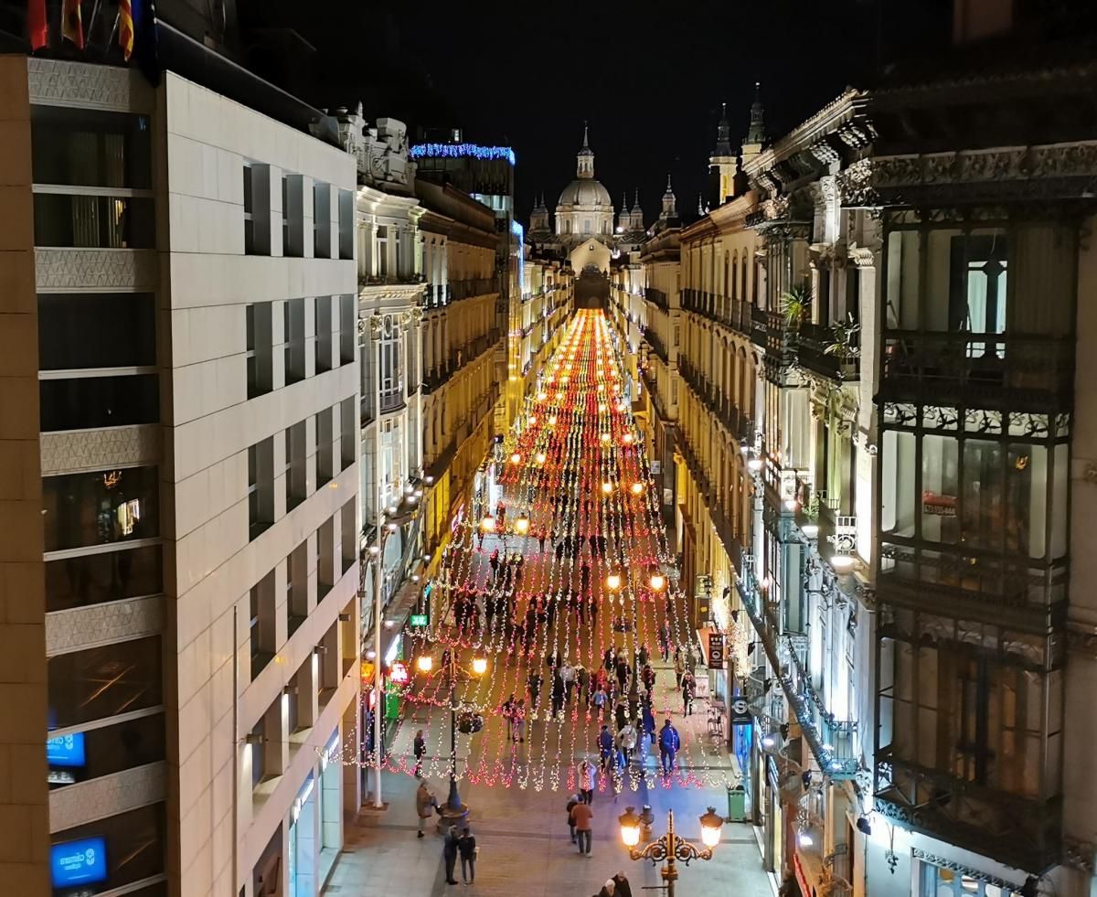 Pruebas de las luces navideñas en la calle Alfonso