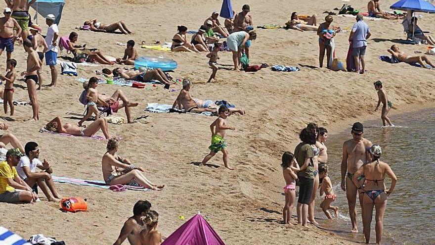 La platja, un dels atractius turístics de la Costa Brava.