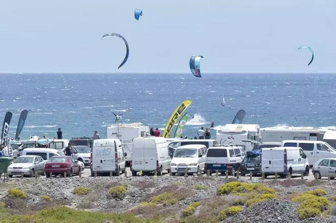La playa de Vargas,   el reino del kitesurf