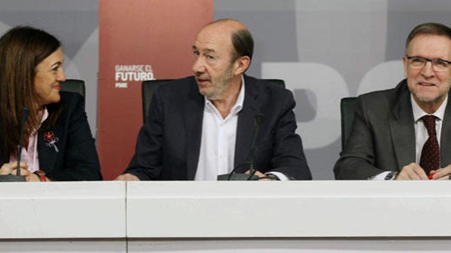 Rubalcaba, con Soraya Rodríguez y Marcelino Iglesias.