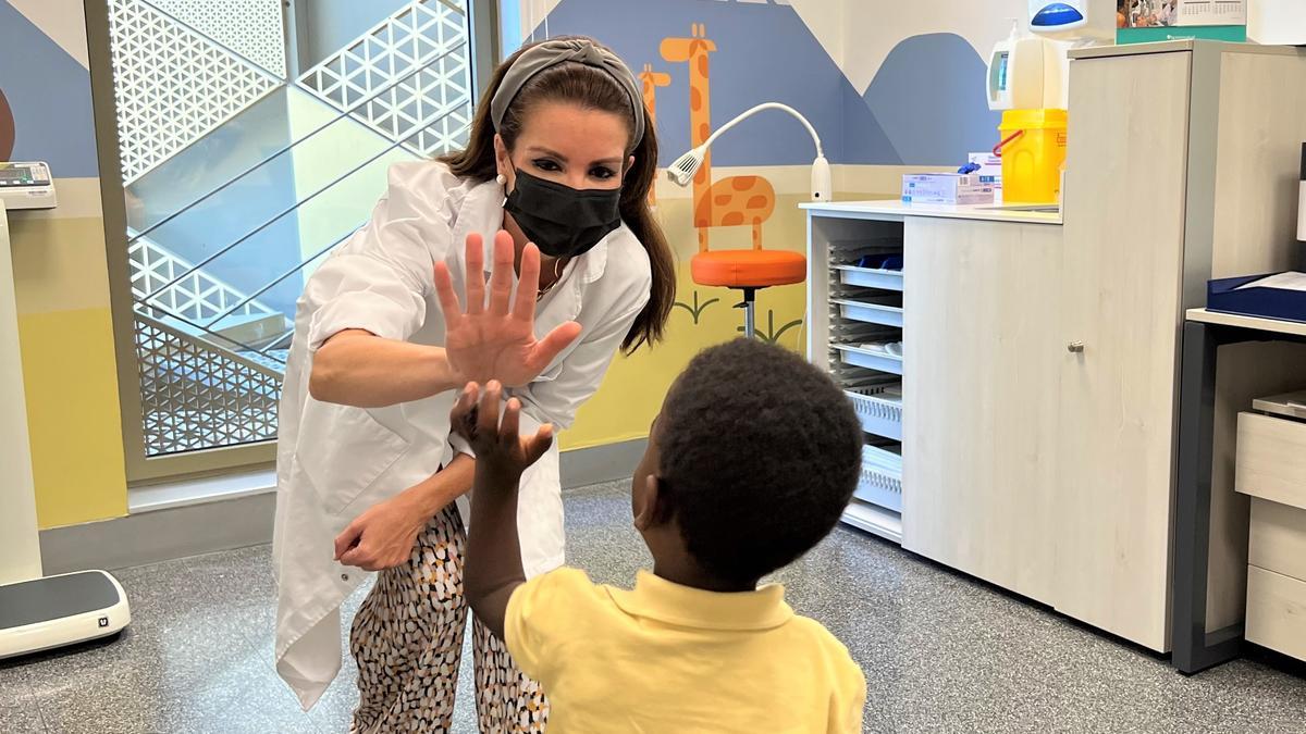 El pequeño Taariq, durante una de las sesiones en el hospital Quirónsalud Córdoba