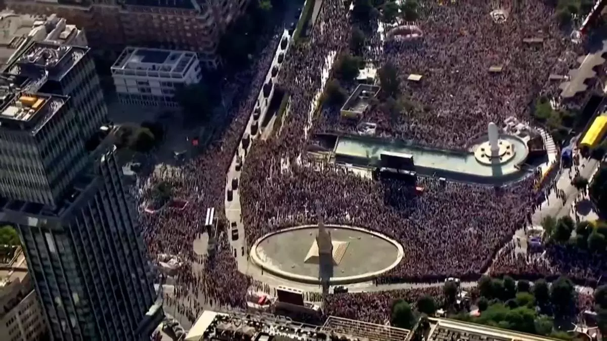 Espectacular imagen aérea de Cibeles con más de 1,2 millones de personas durante la misa del papa