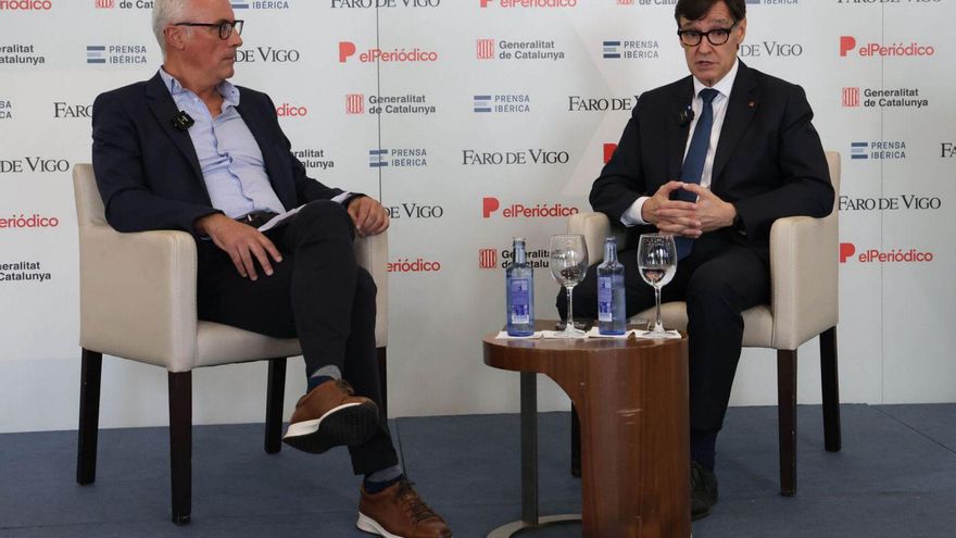Salvador Illa durante su diálogo con Rogelio Garrido, director de FARO.