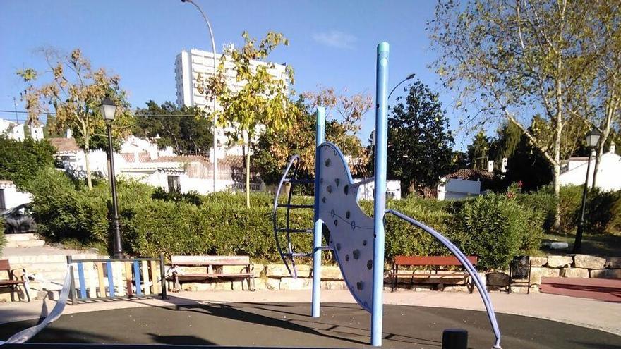 Parque infantil precintado.