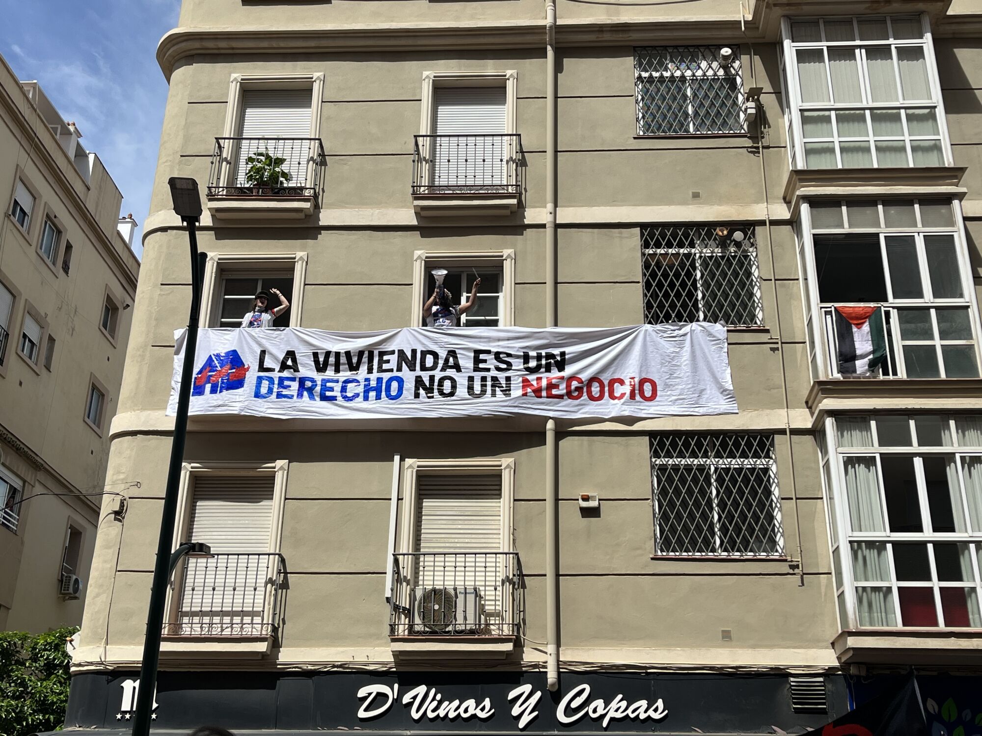 La manifestación por la vivienda digna salió este sábado a las calles de Málaga para reclamar soluciones contra la crisis habitacional