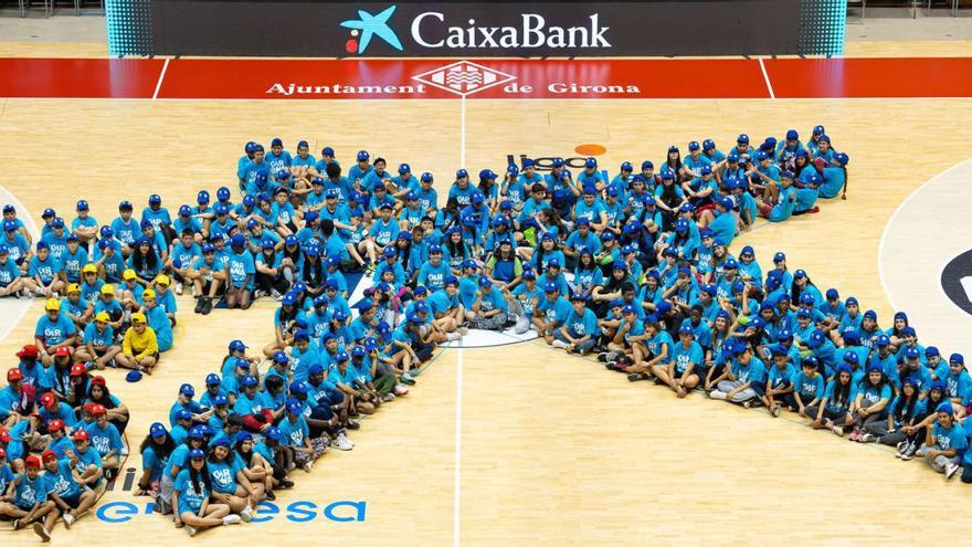 El Bàsquet Girona promou l’anglès entre mig miler d’estudiants