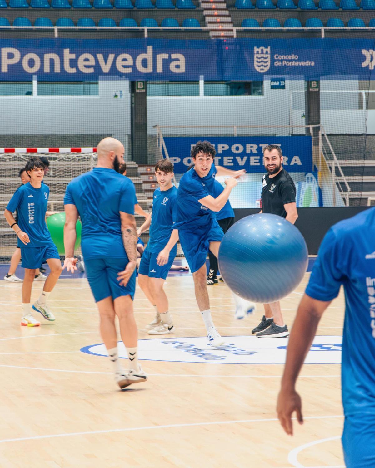 Primer entrenamiento del Teucro esta pretemporada.