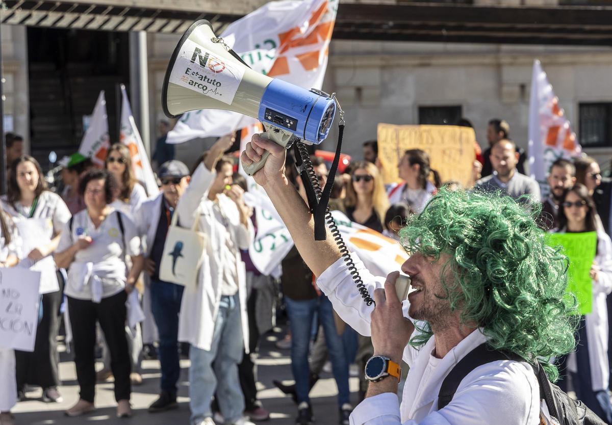 Protesta de facultativos en Alicante durante el mes de febrero.