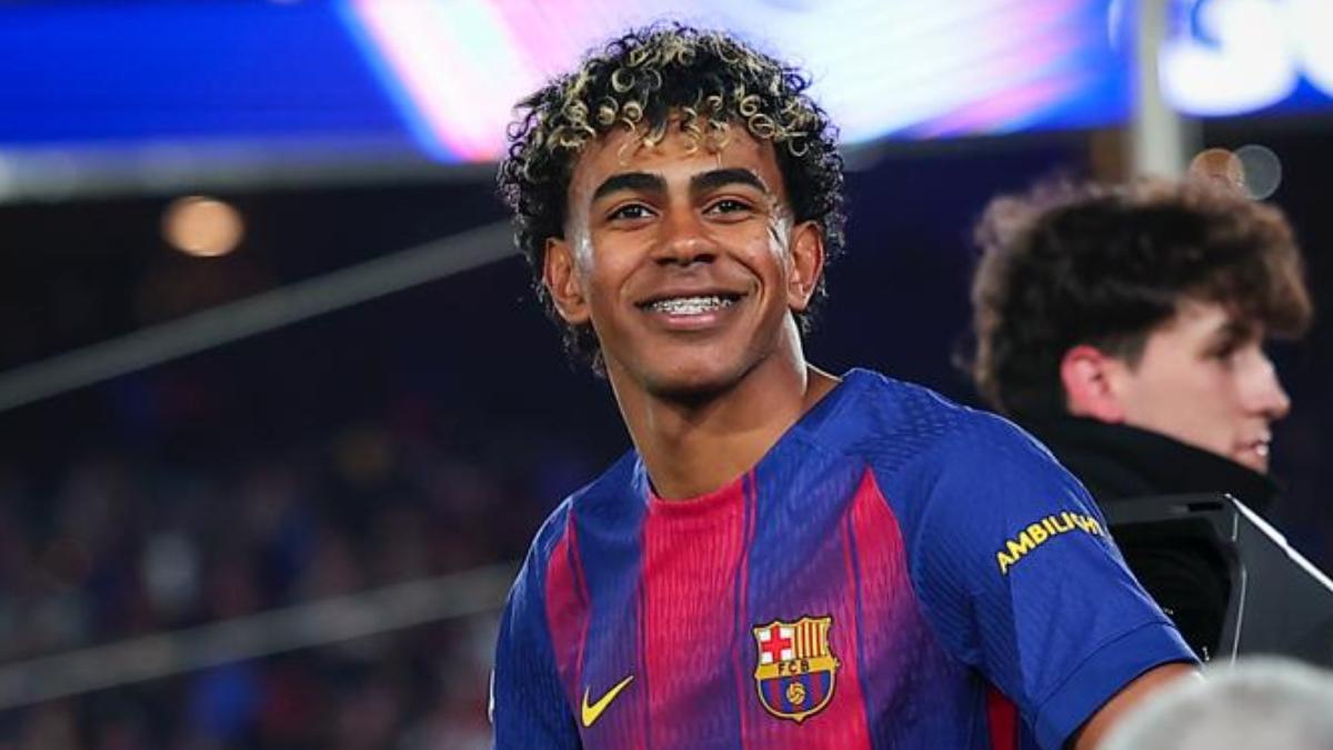 Lamine, sonriente tras transformar su penalti ante el Newcastle