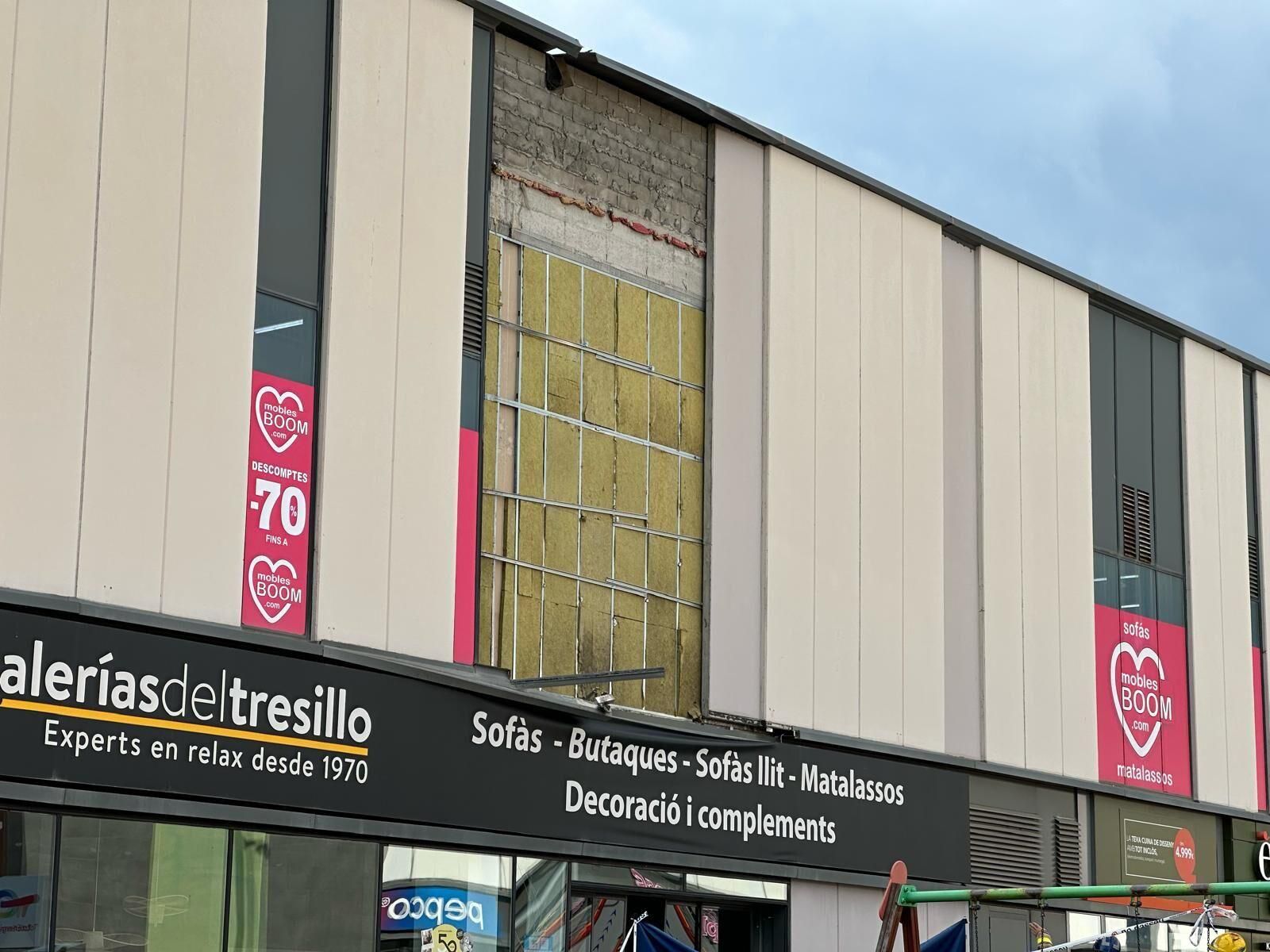 Buit on hi havia el plafó que ha caigut i ha causat la mort d'una persona a Sabadell