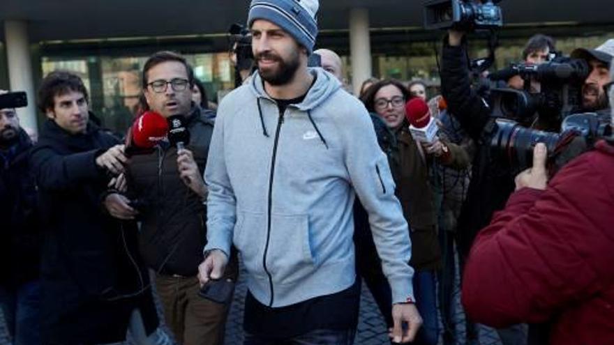 Gerard Piqué accepta una multa de 48.000 euros per conduir sense punts al carnet